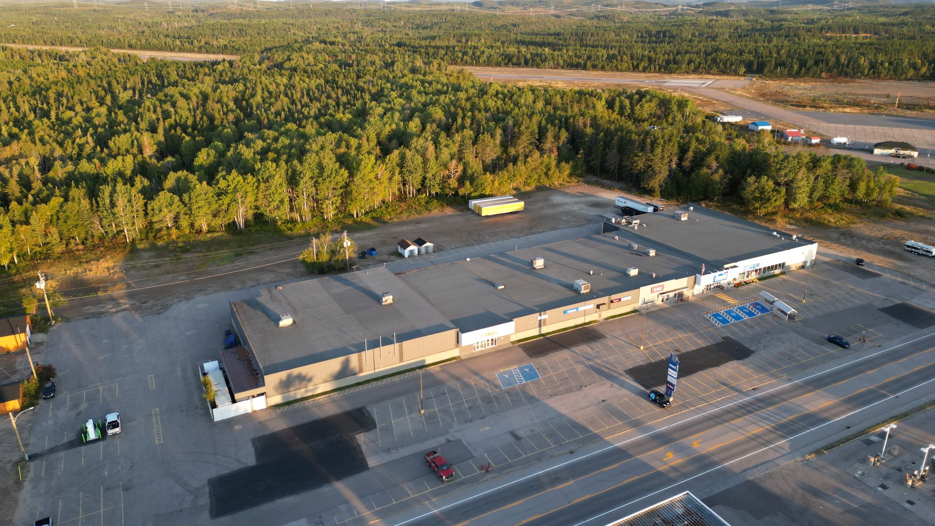 412 - LE Centre Forestville (vue aérienne)