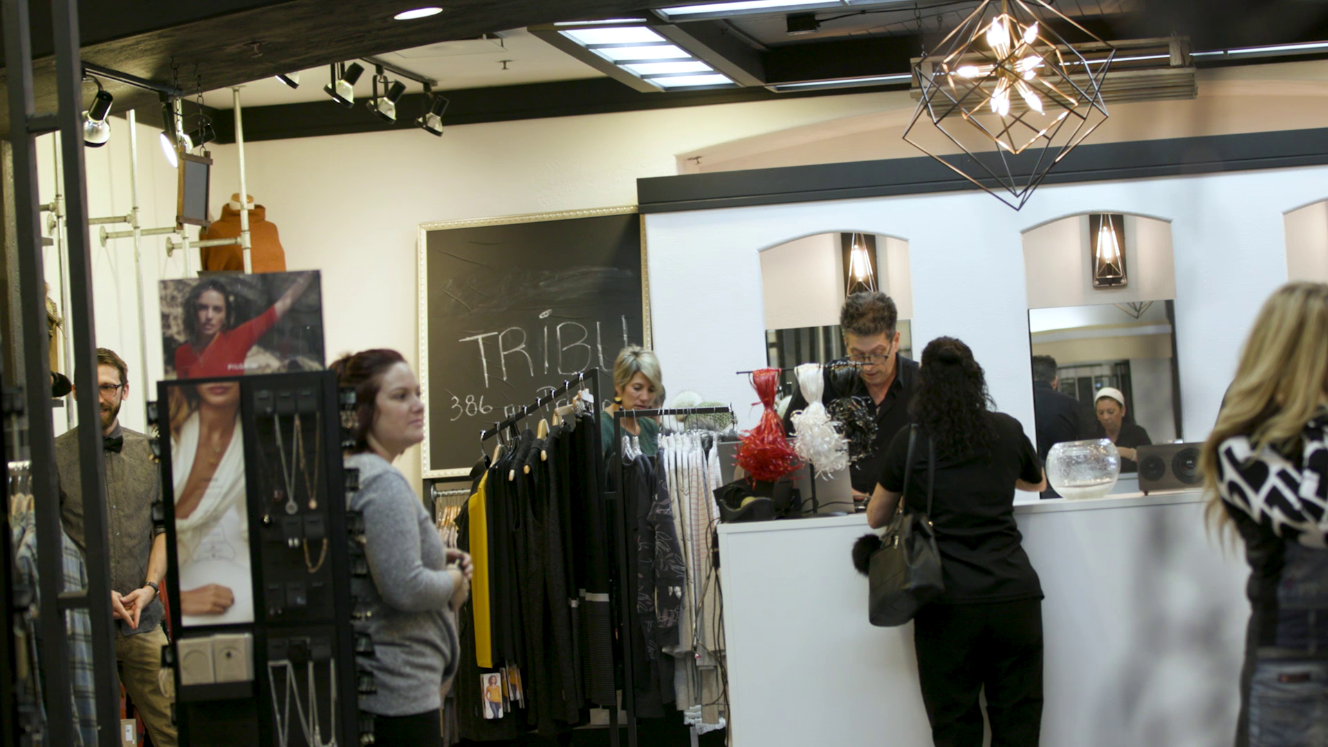 Émergence boutique POP UP: nouveau concept de boutique éphémère au Québec, par Sandalwood Management