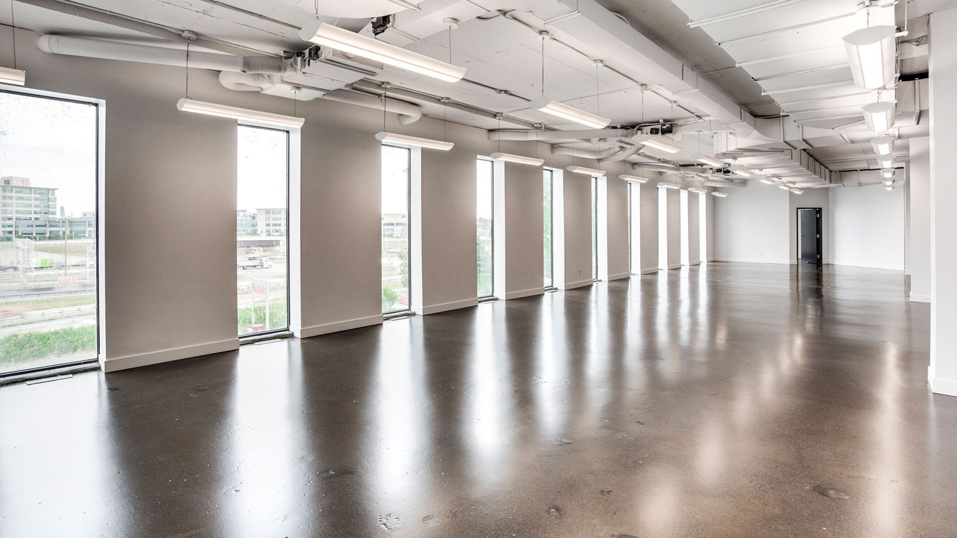 Espace disponible aire ouverte Immeuble de bureaux 4 Place du Commerce