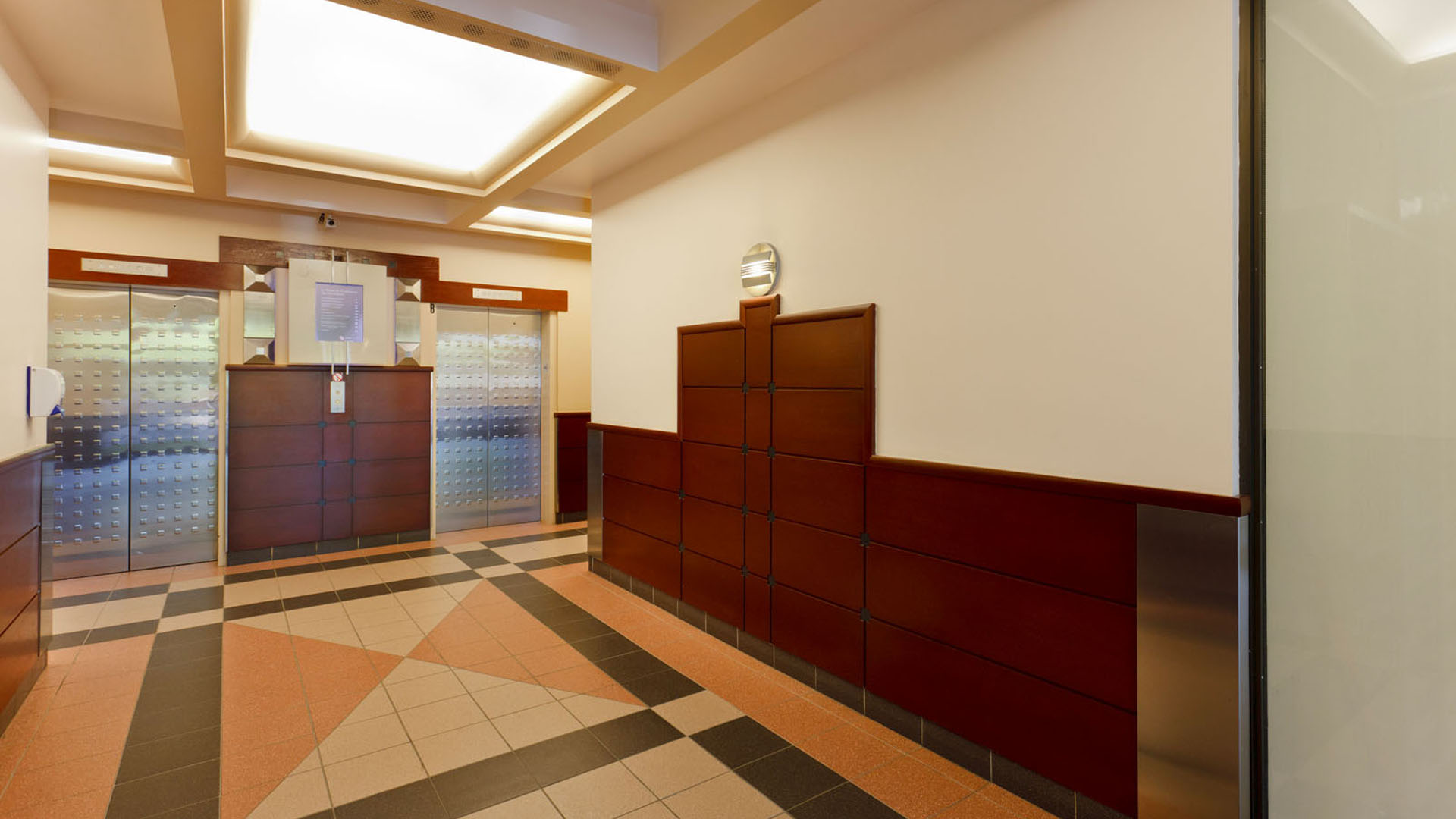 Ascensseur Immeuble de bureaux 4 Place du Commerce